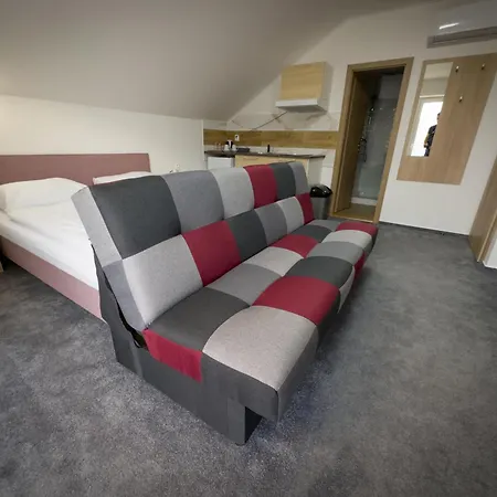 Penzión pre hostí Tulipan Jelka