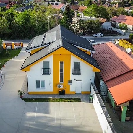 Penzión pre hostí Tulipan Jelka